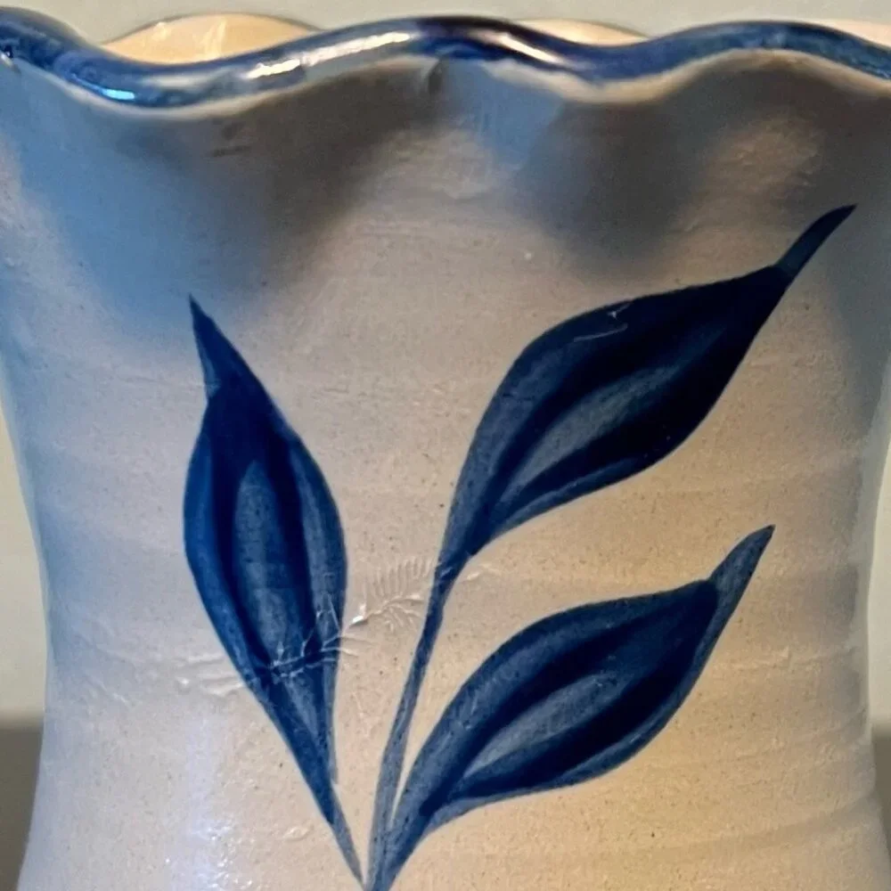 Vintage Williamsburg Pottery Salt Glaze Ruffled Vase Cobalt Blue 1992